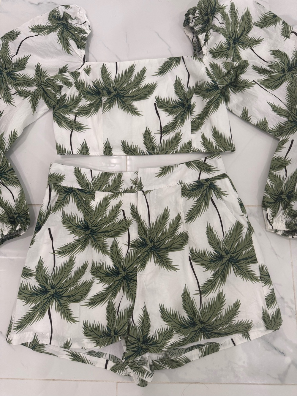 Missguided Palm Print Crop Top & Shorts Set - Green on White size 2 - Picture 4 of 16